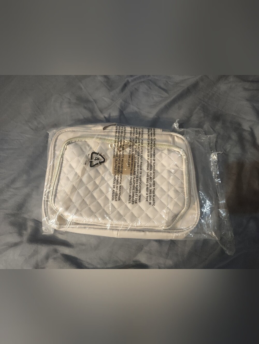 Paris Hilton Quilted Cosmetic Case In Light Beige With Gold Hardware/NWT - Picture 9 of 9